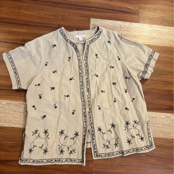 dressbarn Tops - Dressbarn vintage boho Tan floral silk/linen Embroidered button down blouse